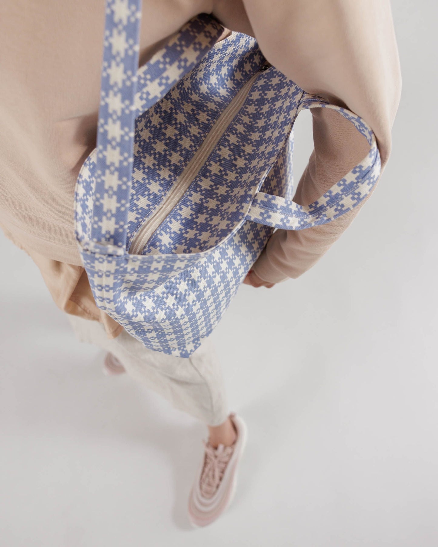 BAGGU Horizontal Zip Duck Bag | Blue Pixel Gingham